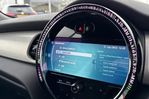 43 of 67 for Mini Cooper Exclusive Auto 1.5 Cooper Exclusive Steptronic Euro 6 (s/s) 2dr