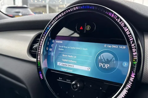 44 of 67 for Mini Cooper Exclusive Auto 1.5 Cooper Exclusive Steptronic Euro 6 (s/s) 2dr