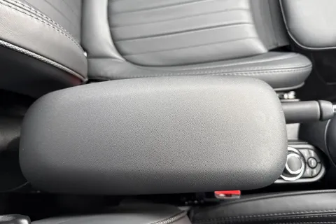 56 of 67 for Mini Cooper Exclusive Auto 1.5 Cooper Exclusive Steptronic Euro 6 (s/s) 2dr