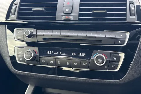 YG70PBV BMW 2 Series 3.0 M240i GPF Auto Euro 6 (s/s) 2dr Thumbnail #23