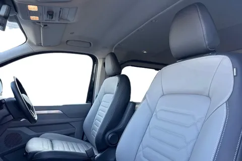 DG26CHD Volkswagen Transporter T32 Leighton Kombi Conversion Pro LWB 170 PS 2.0 TDI 8sp Automatic Thumbnail #16