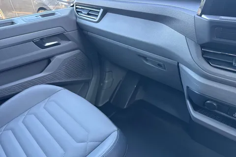 DG26CHD Volkswagen Transporter T32 Leighton Kombi Conversion Pro LWB 170 PS 2.0 TDI 8sp Automatic Thumbnail #20