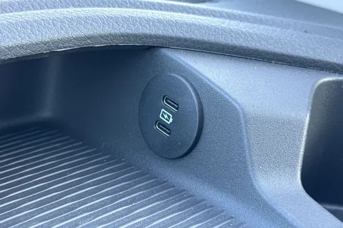 DG26CHD Volkswagen Transporter T32 Leighton Kombi Conversion Pro LWB 170 PS 2.0 TDI 8sp Automatic Thumbnail #33