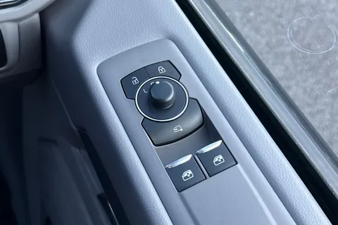 DG26CHD Volkswagen Transporter T32 Leighton Kombi Conversion Pro LWB 170 PS 2.0 TDI 8sp Automatic Thumbnail #36