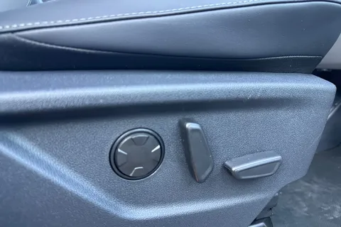 DG26CHD Volkswagen Transporter T32 Leighton Kombi Conversion Pro LWB 170 PS 2.0 TDI 8sp Automatic Thumbnail #43