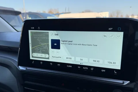 DG26CHD Volkswagen Transporter T32 Leighton Kombi Conversion Pro LWB 170 PS 2.0 TDI 8sp Automatic Thumbnail #45