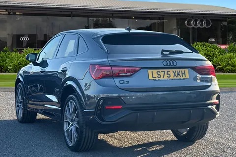 LS75XKH Audi Q3 Black Edition 35 TFSI  150 PS S tronic Thumbnail #3