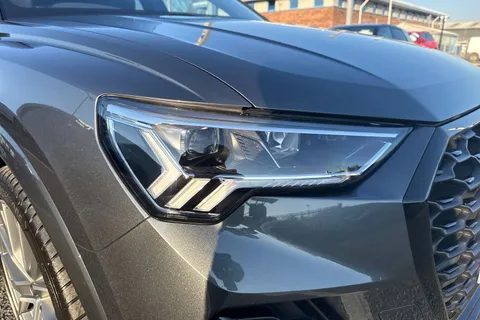 LS75XKH Audi Q3 Black Edition 35 TFSI  150 PS S tronic Thumbnail #9