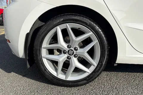 13 of 66 for SEAT Ibiza 1.5 TSI EVO FR Euro 6 (s/s) 5dr