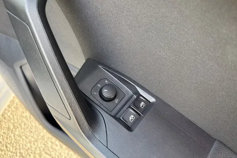 48 of 66 for SEAT Ibiza 1.5 TSI EVO FR Euro 6 (s/s) 5dr