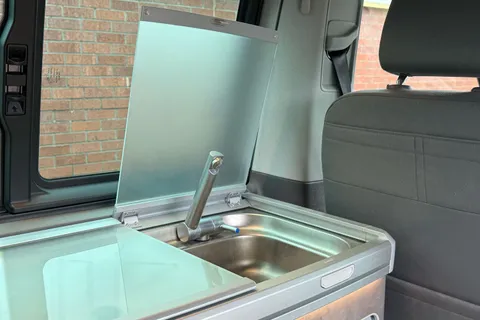 PJ72ATN Volkswagen California 2.0 TDI Ocean 4dr DSG Thumbnail #48