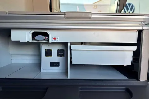 51 of 65 for Volkswagen California 1.5 eHybrid 245ps 4Motion DSG