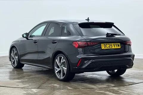 DC25VYM Audi A3 Black Edition 35 TFSI  150 PS S tronic Thumbnail #3