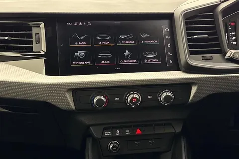 DC25VZD Audi A1 S line 35 TFSI 150 PS S tronic Thumbnail #13