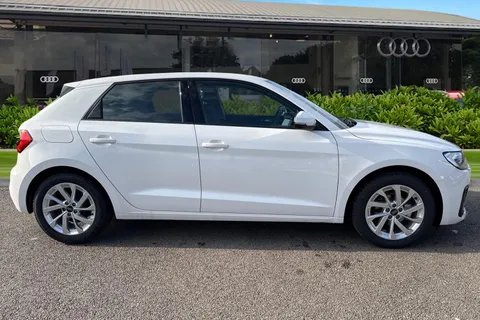  Audi A1 1.0 TFSI 25 Sport Sportback Euro 6 (s/s) 5dr Thumbnail #4