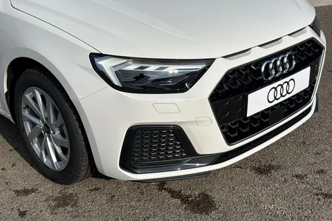  Audi A1 1.0 TFSI 25 Sport Sportback Euro 6 (s/s) 5dr Thumbnail #9