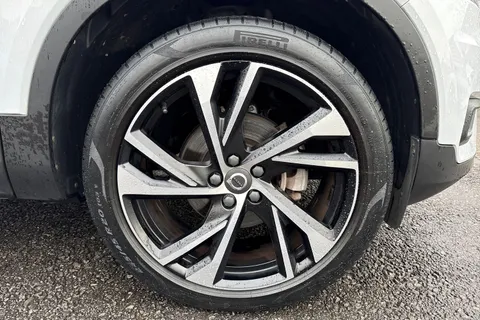 MX21VZA Volvo Xc40 1.5 T3 R-Design Pro Euro 6 (s/s) 5dr Thumbnail #12