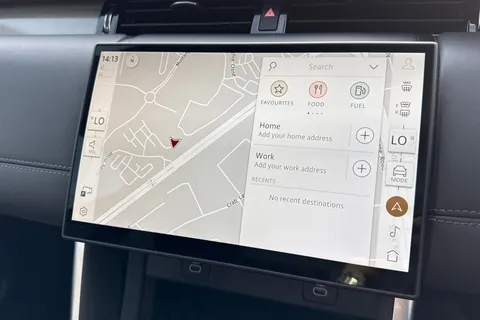 KR24PNX Land Rover Discovery Sport 2.0 D200 Dynamic HSE 5dr Thumbnail #13