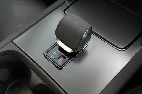 KR24PNX Land Rover Discovery Sport 2.0 D200 Dynamic HSE 5dr Thumbnail #15