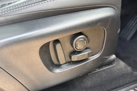 KR24PNX Land Rover Discovery Sport 2.0 D200 Dynamic HSE 5dr Thumbnail #35