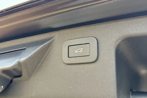 KR24PNX Land Rover Discovery Sport 2.0 D200 Dynamic HSE 5dr Thumbnail #39