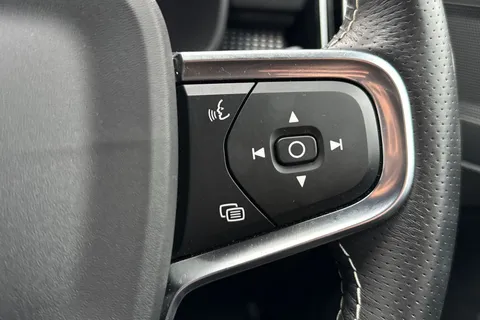 MX21VZA Volvo Xc40 1.5 T3 R-Design Pro Euro 6 (s/s) 5dr Thumbnail #40