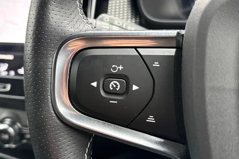 MX21VZA Volvo Xc40 1.5 T3 R-Design Pro Euro 6 (s/s) 5dr Thumbnail #42