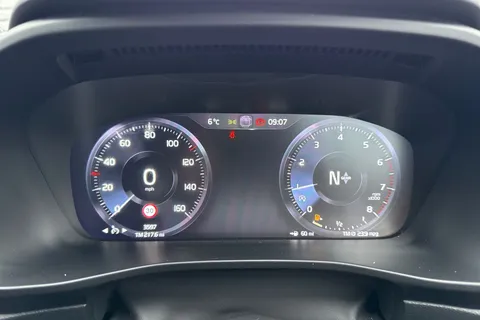 MX21VZA Volvo Xc40 1.5 T3 R-Design Pro Euro 6 (s/s) 5dr Thumbnail #48