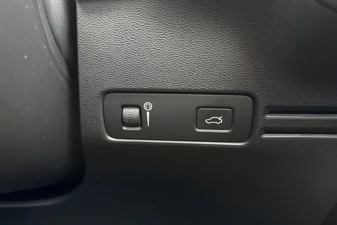 MX21VZA Volvo Xc40 1.5 T3 R-Design Pro Euro 6 (s/s) 5dr Thumbnail #49