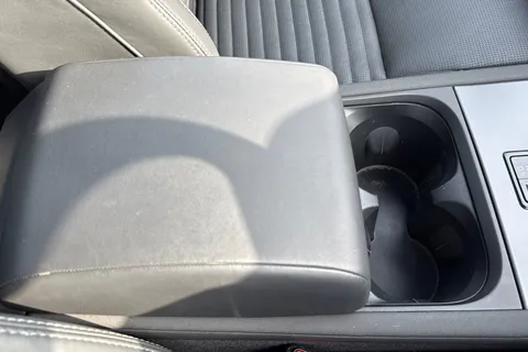 KR24PNX Land Rover Discovery Sport 2.0 D200 Dynamic HSE 5dr Thumbnail #51