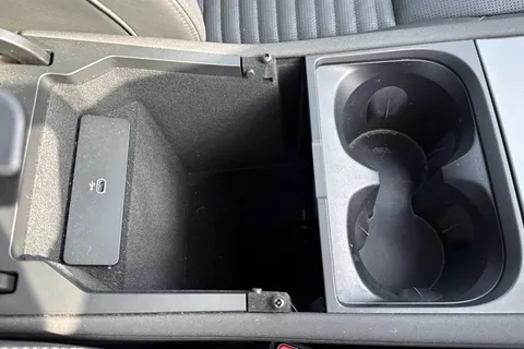 KR24PNX Land Rover Discovery Sport 2.0 D200 Dynamic HSE 5dr Thumbnail #52