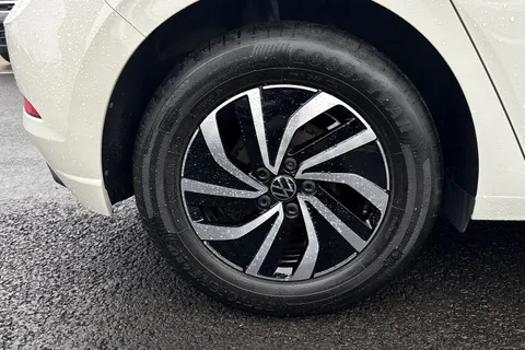 MK23NUM Volkswagen Polo 1.0 Life 5dr **REAR TINTS, REAR CAMERA** Thumbnail #10