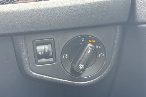 MK23NUM Volkswagen Polo 1.0 Life 5dr **REAR TINTS, REAR CAMERA** Thumbnail #31