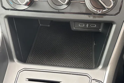 MK23NUM Volkswagen Polo 1.0 Life 5dr **REAR TINTS, REAR CAMERA** Thumbnail #32