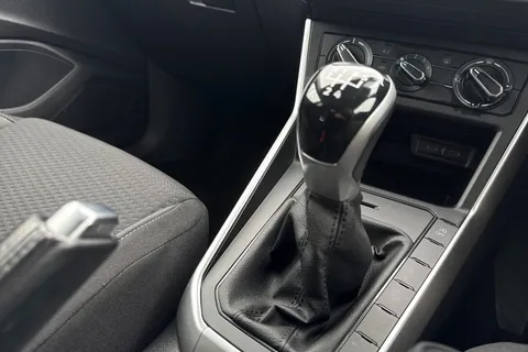 MK23NUM Volkswagen Polo 1.0 Life 5dr **REAR TINTS, REAR CAMERA** Thumbnail #33