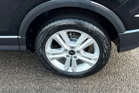 11 of 40 for Audi Q2 1.0 TFSI 30 Sport Euro 6 (s/s) 5dr