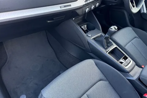 19 of 40 for Audi Q2 1.0 TFSI 30 Sport Euro 6 (s/s) 5dr