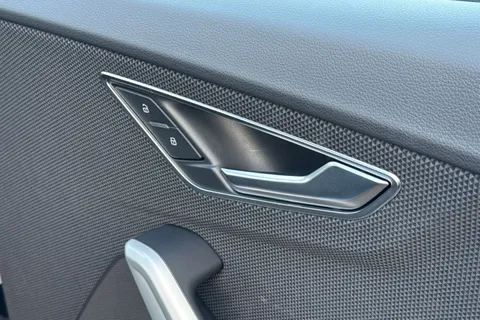 20 of 40 for Audi Q2 1.0 TFSI 30 Sport Euro 6 (s/s) 5dr