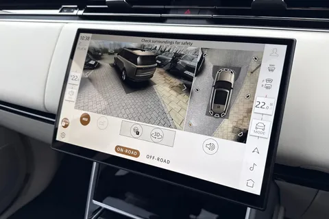 DV75XLO Land Rover Range Rover 3.0 D350 SE 5dr Thumbnail #14