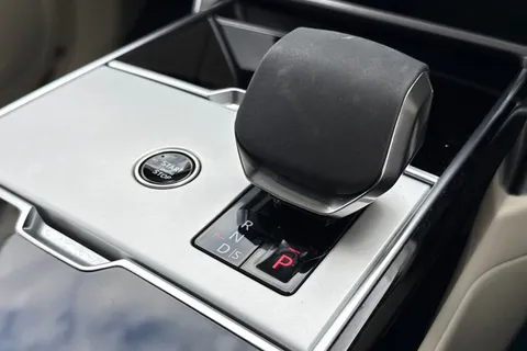 DV75XLO Land Rover Range Rover 3.0 D350 SE 5dr Thumbnail #15