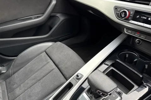 20 of 54 for Audi A4 S line 35 TFSI 150 PS S tronic