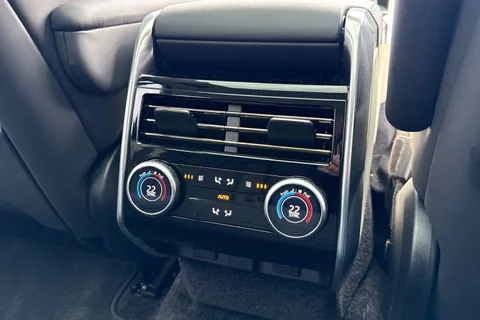 DV75XLO Land Rover Range Rover 3.0 D350 SE 5dr Thumbnail #20