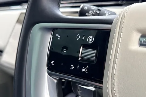 DV75XLO Land Rover Range Rover 3.0 D350 SE 5dr Thumbnail #35