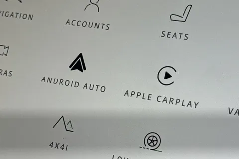 DV75XLO Land Rover Range Rover 3.0 D350 SE 5dr Thumbnail #37