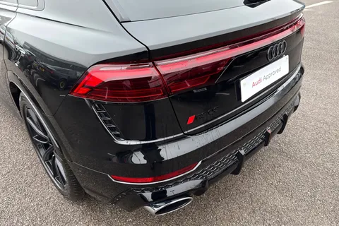 7 of 62 for Audi RS Q8 SUV 600 PS tiptronic