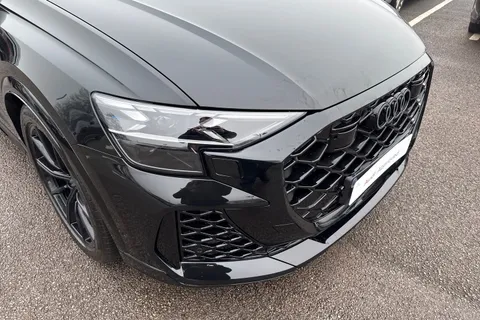 8 of 62 for Audi RS Q8 SUV 600 PS tiptronic