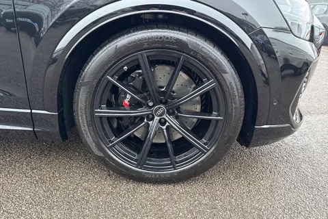 9 of 62 for Audi RS Q8 SUV 600 PS tiptronic