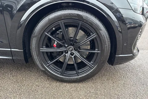 11 of 62 for Audi RS Q8 SUV 600 PS tiptronic