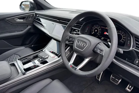 13 of 62 for Audi RS Q8 SUV 600 PS tiptronic