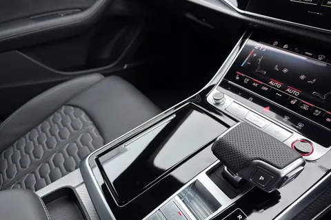 19 of 62 for Audi RS Q8 SUV 600 PS tiptronic